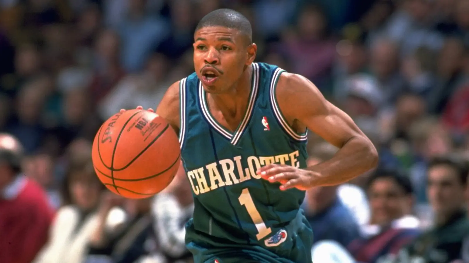 Hornets-urile vor onora Muggsy Bogues: tricoul nr. 1 intră în rafturile de onoare