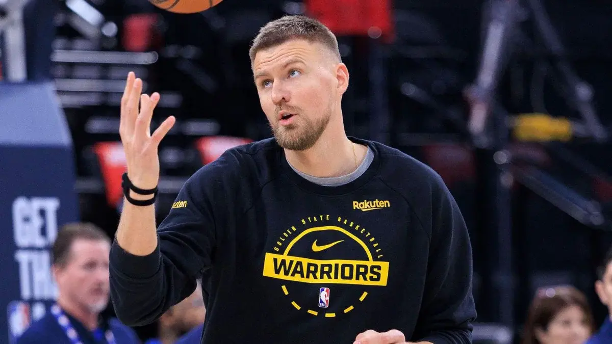 Kerr mută atenția de la Porzingis la pregătirea Warriors