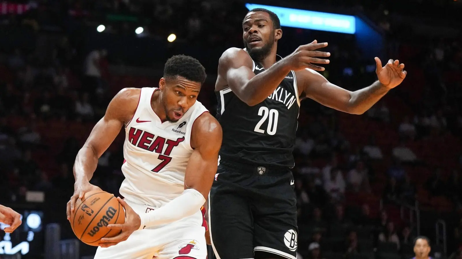 Debut furibund în NBA: LeBron James duce Philadelphia spre victorie!